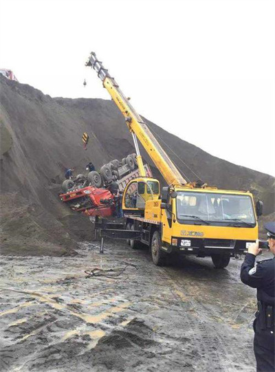 衡东上犹道路救援